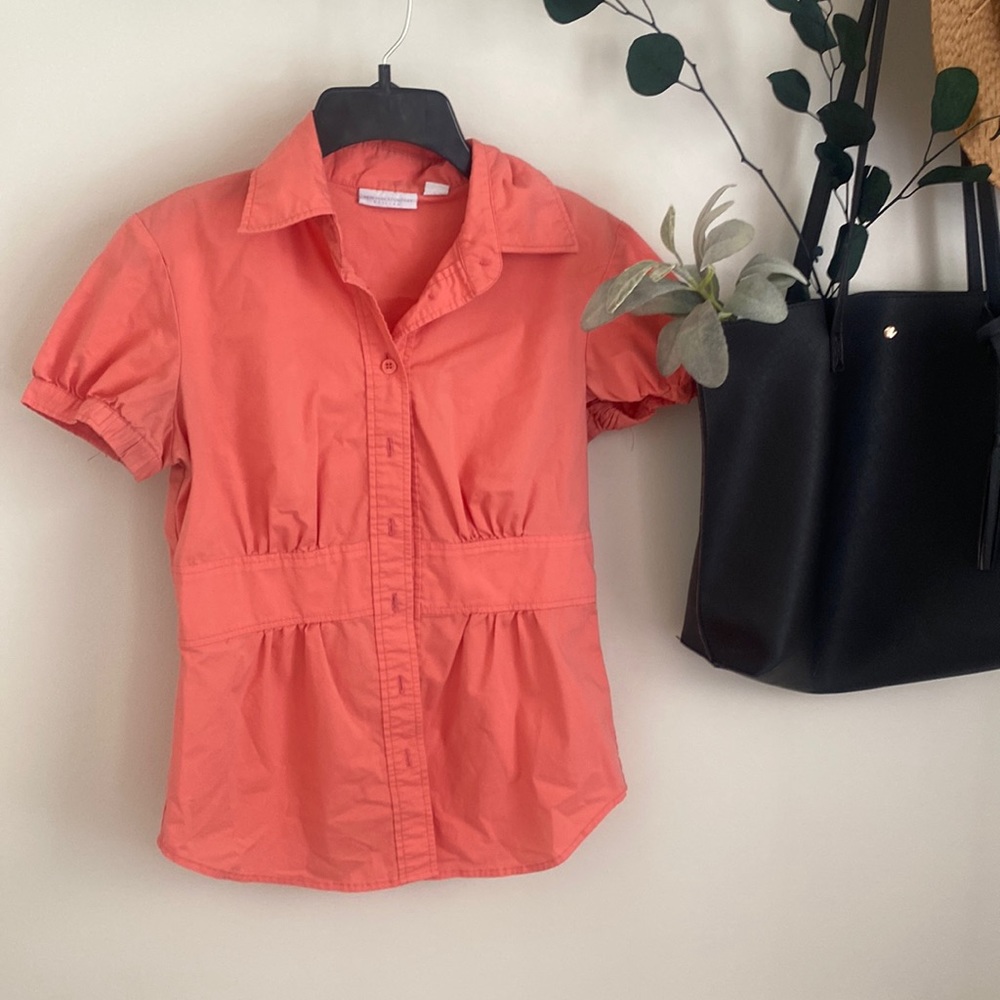 Size xs NEW YORK & COMPANY stretch peach/pink button down top